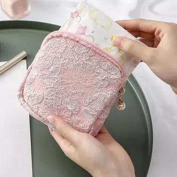 Сумка для хранения салфеток, портативная сумка для хранения губной помады большой емкости, удобная сумка для хранения гигиенических салфеток с цветочной текстурой, удобная для путешествий белый