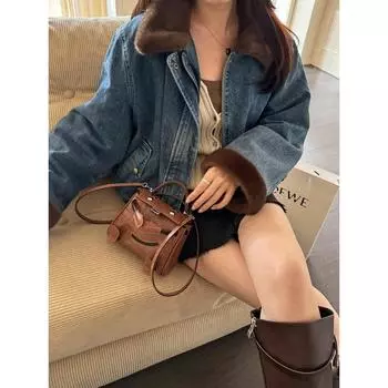 Сумка для куклы тысячелетия в том же стиле для малышей, симпатичная сумка через плечо в стиле ретро, пародийная сумка с крокодиловым узором, женская мини-сумка для мусора 16x6x13cm коричневый