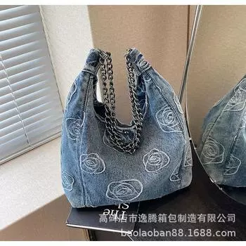 Сумка джинсовая женская большая вместимость 2024 новая модная сумка через плечо с цепочкой сумка для студентов колледжа светло-синий