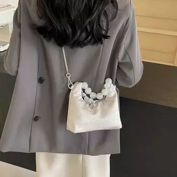 Сумка из бисера женская 2024 года новая летняя универсальная нишевая сумка-ведро с косой цепочкой чёрный