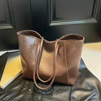 Сумка из искусственной кожи в стиле ретро для женщин, модная однотонная сумка через плечо, высококачественная текстура и универсальная сумка для поездок на работу чёрный