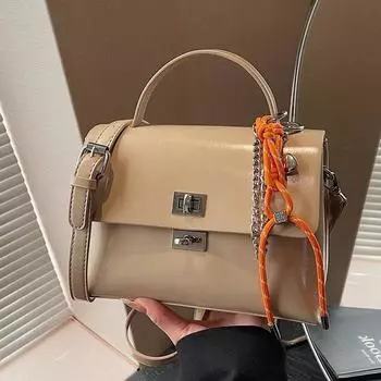 Сумка из кожи в стиле ретро из масляной вощеной кожи Niche Design Commuter Boston Bag Exquisite Lock Versatile Messenger Bag no pendant белый