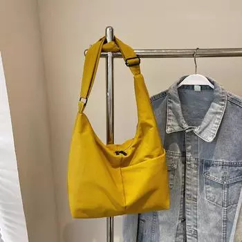 Сумка из нейлона для женщин, новогодняя, большая вместимость, легкая, на одно плечо, универсальная, индивидуальная, темпераментная сумка-тоут