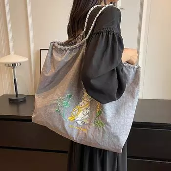 Сумка из нейлоновой ткани с шариковой цепочкой для женщин большой вместимостиНовая летняя сумка через плечо с вышивкой, тканевая сумка, улучшенная сенсорная коммуникация и усердный