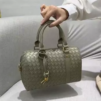 Сумка из плетеной воловьей кожи Diamond, осень/зима 2025 г.: Универсальная сумка для бизнеса, поездок на работу, через плечо и через почтальона Conventional packaging (hardware without words) темно-серого