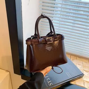 Сумка из вощеной кожи в стиле ретро - маленькая квадратная сумка-мессенджер через плечо с украшением на поясе для женщин вино красного