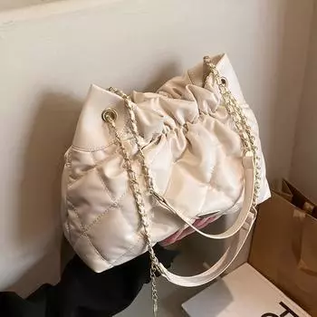 Сумка-мешок с ромбовидной цепочкой, корейская высококачественная универсальная сумка-ведро, весна-лето 2024, новая нишевая сумка-мессенджер на одно плечо для женщин