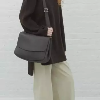 Сумка-мессенджер через плечо из коровьей кожи The Row Bai Baihe для женщин