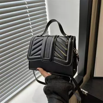 Сумка-мессенджер Spring Tide с цепочкой, простая персонализированная женская сумка 2024 года, новый нишевый дизайн, маленькая квадратная сумка чёрный