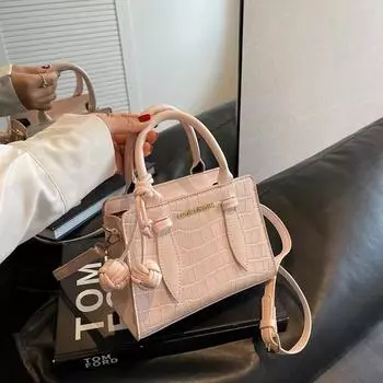 Сумка модная женская сумка французская простая нишевая популярная сумка через плечо белый