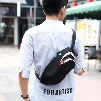 Сумка на плечо, мужская спортивная сумка, нагрудная сумка с анимационным рисунком, внешняя сумка через плечо, светящаяся в темноте сумка One Size чёрный