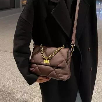 Сумка на плечо с ромбовидным крестом и мягкой кожаной цепочкой, большая вместительная сумка в уличном стиле с текстурой, элегантная и простая