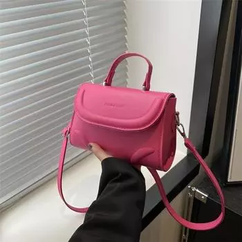 Сумка Niche Design 2024, летняя новая тенденция, простая сумка-мессенджер через плечо, повседневная, индивидуальная, портативная, маленькая квадратная сумка чёрный