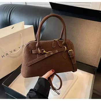 Сумка осенняя женская универсальная сумка 2024 новая нишевая модная матовая сумка-ракушка простая сумка-мессенджер темно-коричневого