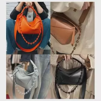 Сумка-подмышка Loeve Goya с геометрическим узором и декором в виде цепочки-пончика 68 cm (Original Size)