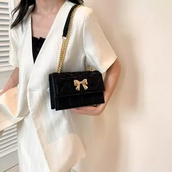 Сумка-подмышка с цепочкой из нишевой текстуры, новая универсальная сумка через плечо, женская сумка с простым бантом в иностранном стиле белый