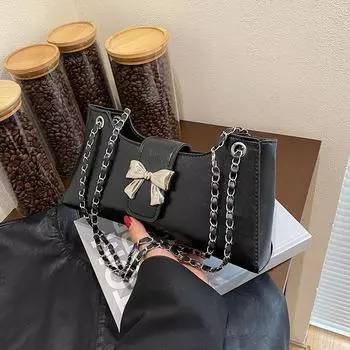 Сумка подмышкой женская 2024 новая красивая женская нишевая дизайнерская персонализированная модная повседневная сумка-мессенджер через плечо чёрный