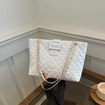 Сумка подмышкой женская 2024 новая модная иностранная тенденция нишевый дизайн осенняя персонализированная сумка через плечо для поездок на работу чёрный