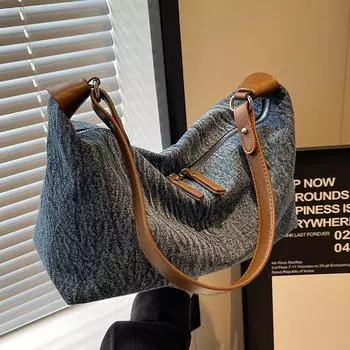 Сумка подмышкой женская большая вместимость 2024 новая осенне-зимняя универсальная джинсовая сумка-мессенджер через плечо премиум-сумка чёрный