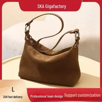 Сумка-подушка в стиле ретро из матовой высокомерсеризованной коровьей кожи: Сумка-мессенджер из натуральной кожи большой вместимости через плечо и подмышку