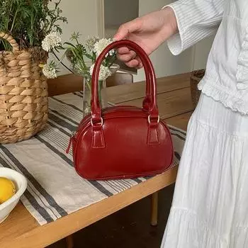 Сумка ретро красная сумка женская 2024 новая модная портативная сумка для боулинга универсальная сумка-мессенджер маленькая квадратная сумка красный