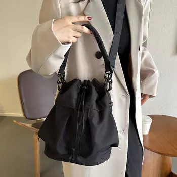 Сумка с регулируемым ремешком и завязкой для женщин, подарок на День святого Валентина чёрный