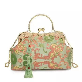 Сумка с вышивкой 2024 года, новая повседневная маленькая квадратная сумка с бахромой, сращивающийся нишевый дизайн, сумка-мессенджер с цепочкой зелёный