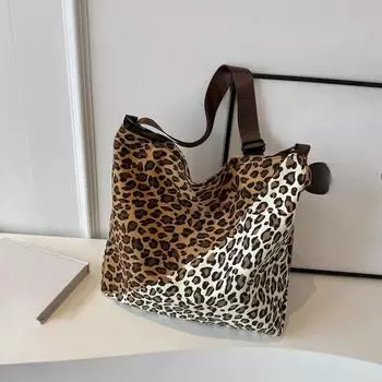 Сумка-шоппер из денима с леопардовым принтом и цветными блоками. Повседневная и модная универсальная сумка через плечо. чёрный