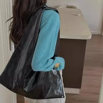 Сумка-тоут из воловьей кожи с верхним слоем из масляной восковой кожи, новая большая вместительная сумка через плечо, треугольная сумка через подмышку Niche Design 57x2x50cm чёрный