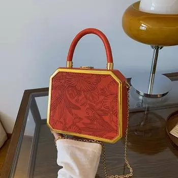 Сумка в иностранном стиле женская 2024 новая модная фактурная сумка через плечо обеденная сумка универсальная сумка-коробка чёрный