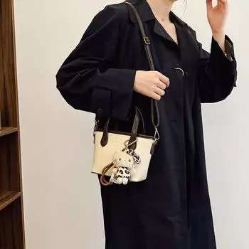 Сумка-ведро для переноски в руке, женская, универсальная, высокого класса, сумка через плечо 2024 года, простая, повседневная женская сумка 16*9*14 чёрный