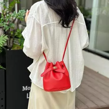 Сумка-ведро с кулиской Advanced Texture Crossbody Drawstring Handheld 2024 Новая сумка Модная и универсальная женская сумка-ведро