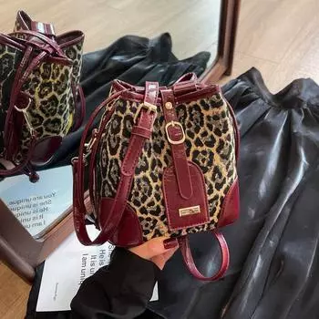 Сумка-ведро в стиле ретро с матовым леопардовым принтом, модная, простая, иностранная, вместительная, с косым плетением бордовый