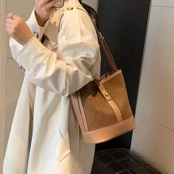 Сумка-ведро в стиле ретро в Гонконге 2024 года, летняя новая мода, простая легкая роскошная сумка для отдыха, нишевый дизайн, сумка-мессенджер через плечо чёрный