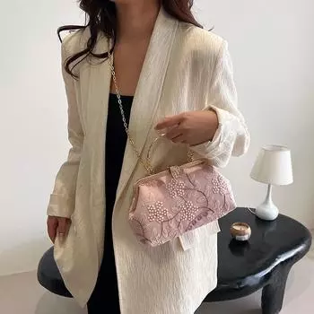 Сумка вышитая ручная сумка с зажимом 2024 Новинка Универсальная сумка через плечо Банкетная сумка Женская сумка белый