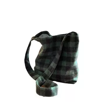 Сумка женская 2024 года, новая осенне-зимняя универсальная повседневная сумка-тоут большой вместимости из шерстяной ткани в клетку на одно плечо