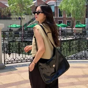 Сумка женская 2024 новая большая вместительная сумка-тоут модная оригинальная студенческая сумка через плечо большая сумка для поездок на работу чёрный