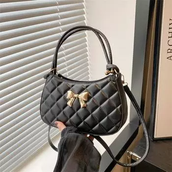 Сумка женская 2024 новая летняя персонализированная сумка-мессенджер простая и модная портативная нишевая красивая сумка через плечо маленькая квадратная сумка чёрный