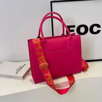 Сумка женская 2024 новая летняя универсальная сумка-тоут из ПУ с широким плечевым ремнем модная портативная сумка-мессенджер чёрный