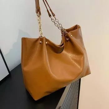 Сумка женская 2024 новая модная большая вместительная сумка-тоут нишевый дизайн для студентов колледжа класс портативная сумка через плечо чёрный