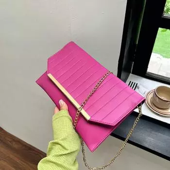 Сумка женская 2024 новая модная клетчатая простая сумка-клатч в иностранном стиле с цепочкой на одно плечо сумка-конверт маленькая квадратная сумка чёрный