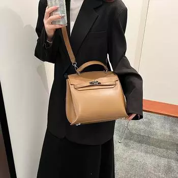 Сумка женская 2024 новая осень и зима ретро мода маленькая квадратная сумка текстура нишевый дизайн сумка-мессенджер прилив small 21 * 8 * 19 чёрный