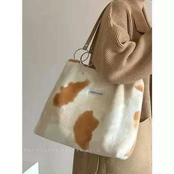 Сумка женская 2024 новая осенне-зимняя большая вместительная плюшевая сумка-тоут милая милая женская сумка через плечо