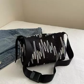 Сумка женская 2024 новая осенняя повседневная и красивая персонализированная сумка через плечо большой вместимости полосатая сумка-подушка для поездок на работу белый