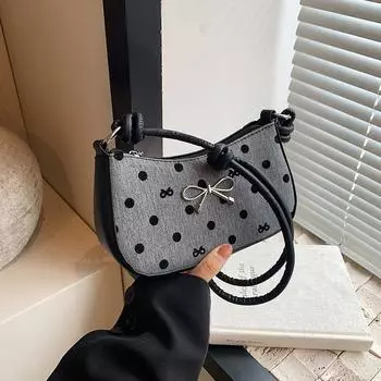 Сумка женская 2024 новая персонализированная сумка-мессенджер иностранного стиля популярна в этом году, нишевая и красивая сумка на одно плечо подмышкой маленькая сумка