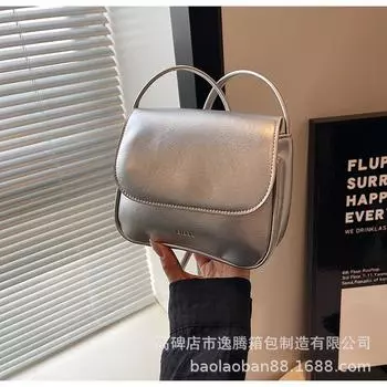 Сумка женская 2024 новая универсальная сумка-мессенджер Premium Sense Niche наплечная маленькая квадратная сумка рабочая маленькая сумка красный