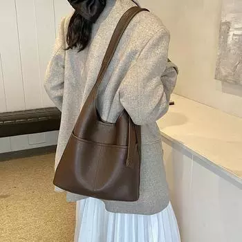 Сумка женская 2024 новая женская сумка ретро сумка через плечо подмышкой большая вместимость модная популярная сумка-ведро