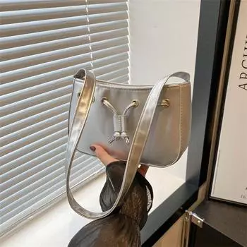 Сумка женская 2024 осень и зима новые женские сумки ретро и простые корейские версии сумки подмышки популярны в этом году, сумки продвинутые чёрный