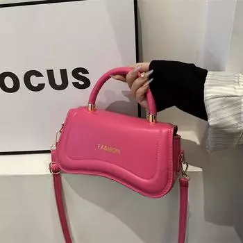 Сумка женская 2024 весна новая мода популярная сумка через плечо нишевый дизайн повседневная сумка через плечо подмышкой чёрный