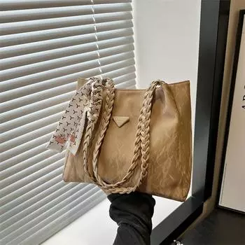 Сумка женская большая вместительная сумка-тоут 2024 новая летняя сумка через плечо Design Sense женская корейская повседневная сумка для покупок чёрный